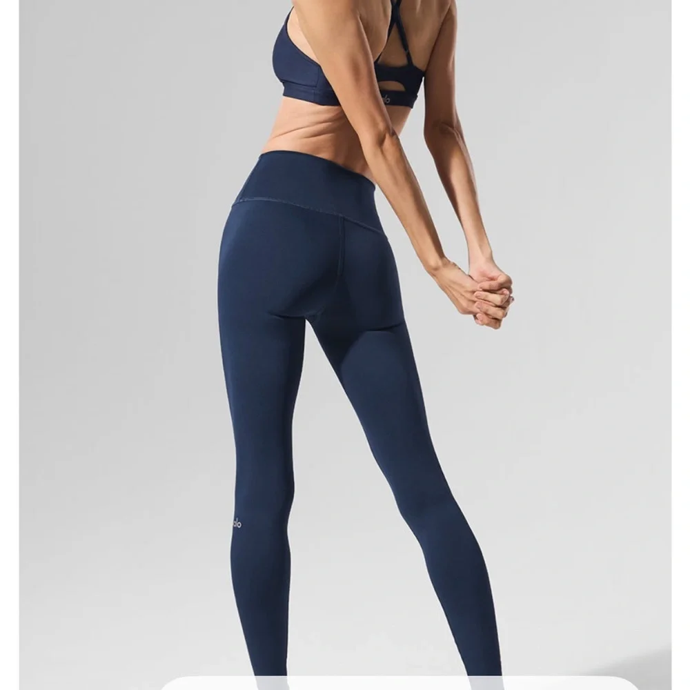 ALO Yoga  Airlift Legging - Navy Size Medium NWT